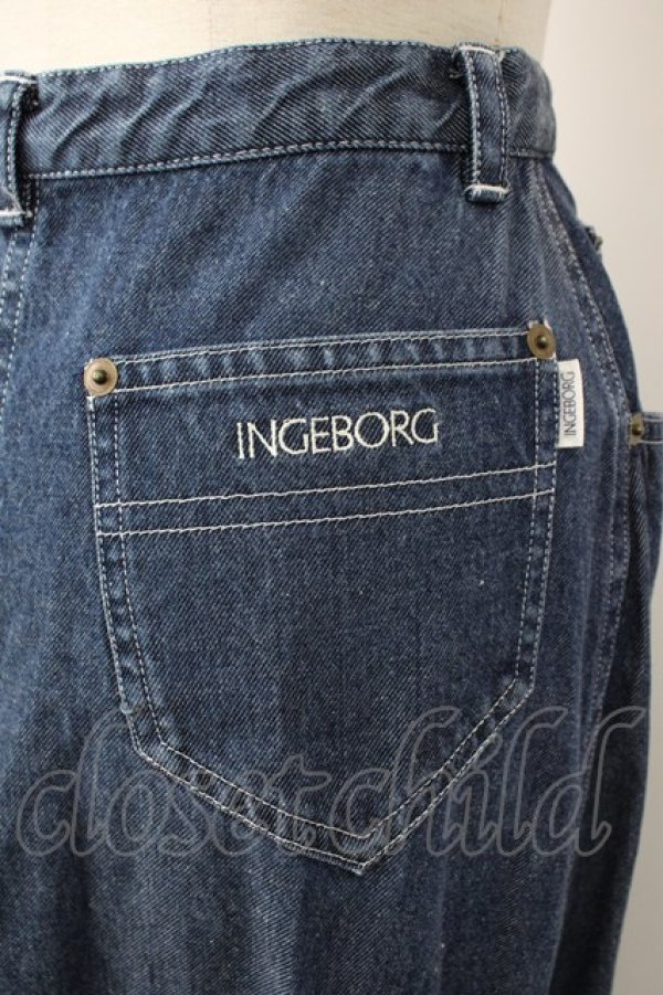画像3: INGEBORG / 後ろポケットロゴ刺繍デニムスカート  ブルー T-26-01-29-018-LO-SK-SA-ZT (3)