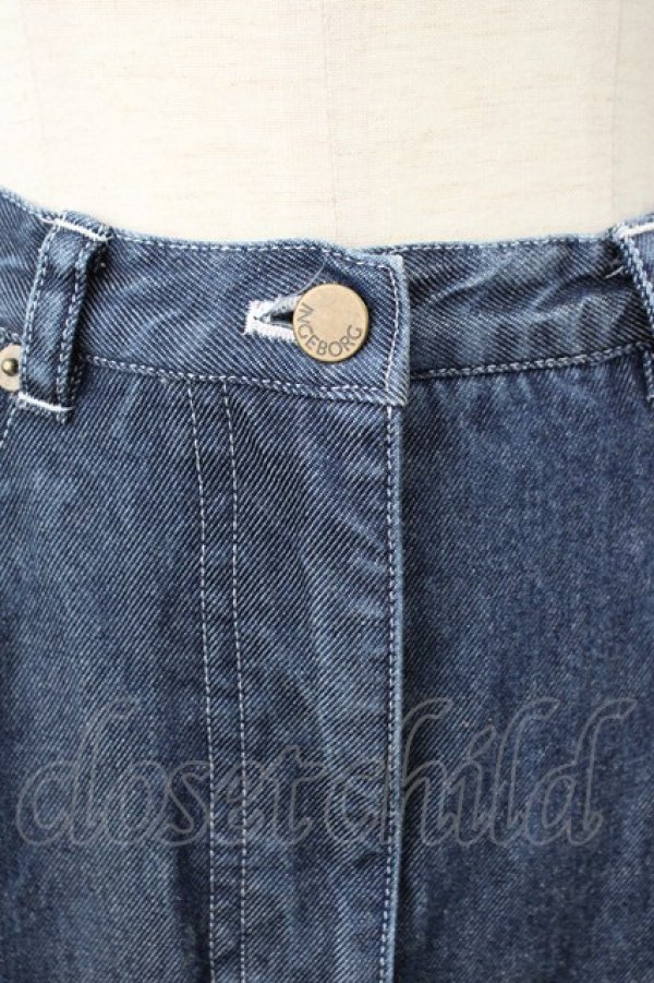 画像4: INGEBORG / 後ろポケットロゴ刺繍デニムスカート  ブルー T-26-01-29-018-LO-SK-SA-ZT (4)