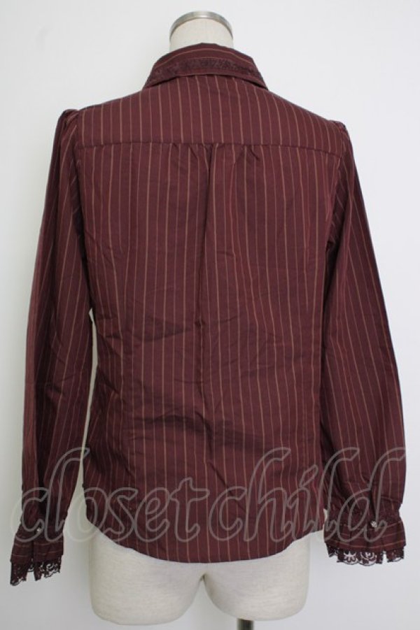 画像2: axes femme / 王冠ボタンストライプフリルブラウス  ボルドー T-26-02-02-004-AX-BL-SA-ZT (2)