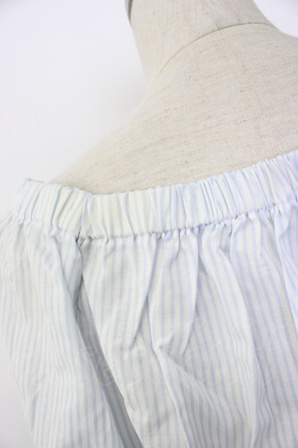 画像5: axes femme / 刺繍使いボリューム袖ブラウス M サックス T-26-02-03-013-AX-BL-SA-ZT (5)