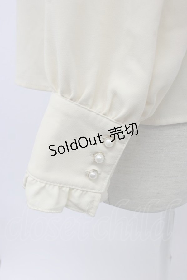 画像4: axes femme kawaii / フリルリボンハイネックブラウス  アイボリー T-26-02-04-002-AX-BL-SA-ZT579 (4)