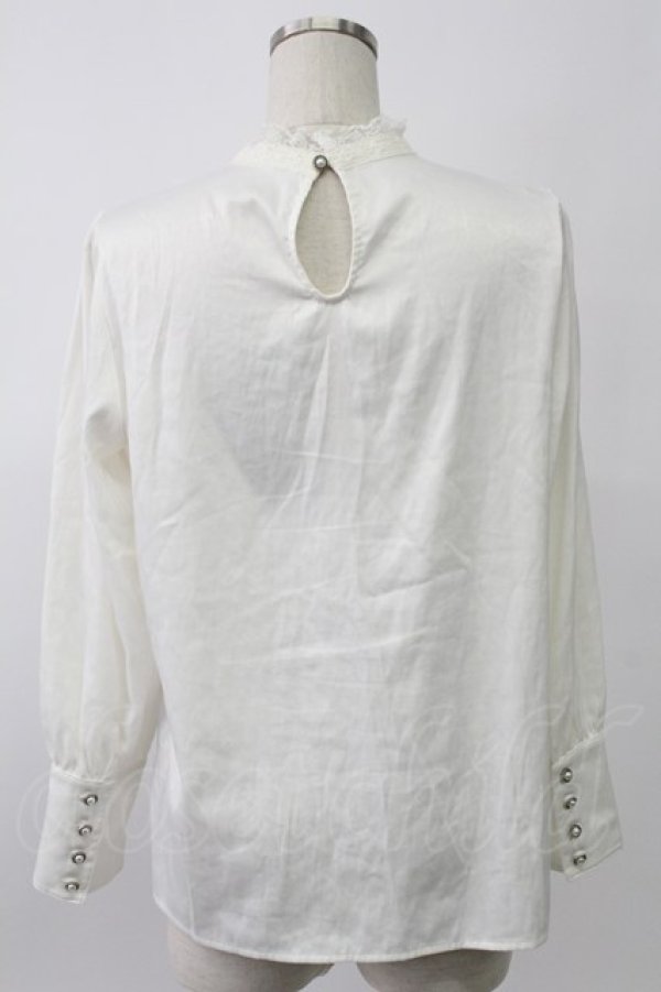 画像2: axes femme NOSTALGIE / ヨークレース切替ブラウス  キナリ T-26-02-08-007-AX-BL-SA-ZT (2)