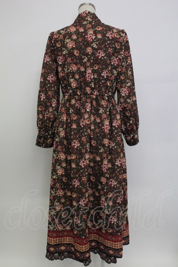 画像2: axes femme NOSTALGIE / パネル柄ボウタイ付きワンピース  ブラウン T-26-02-08-016-AX-OP-SA-ZT (2)