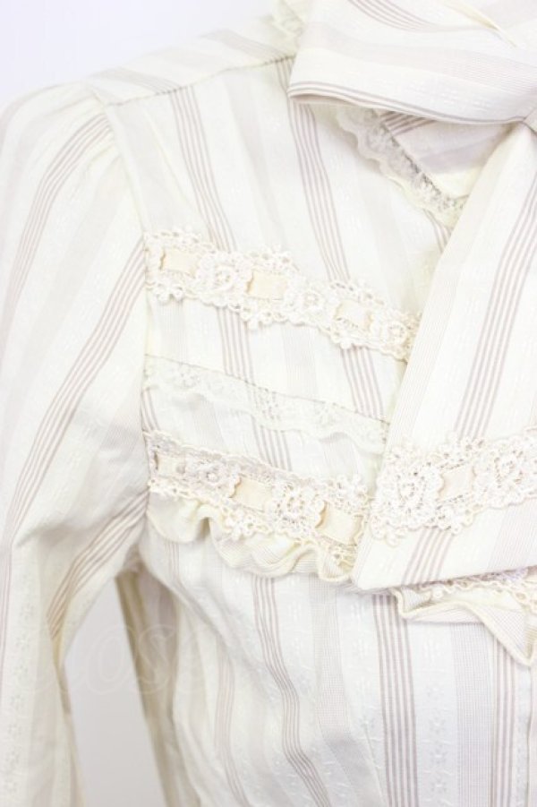 画像3: axes femme / ボウタイ付きストライプブラウス  ベージュ T-26-02-17-007-AX-BL-SA-ZT (3)