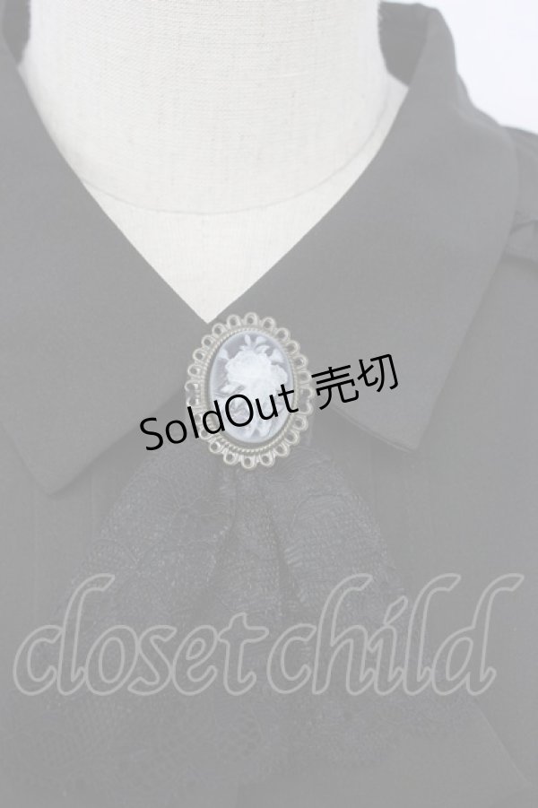 画像4: axes femme / カメオ×ジャボブローチ付ブラウス L 黒 T-26-02-17-011-AX-BL-SA-ZT551 (4)