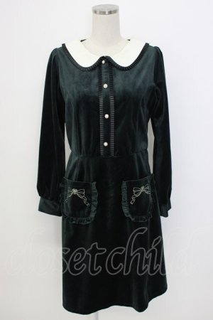 画像: axes femme POETIQUE / ポケット刺繍ベロアワンピース  グリーン T-26-02-17-019-AX-OP-SA-ZT562