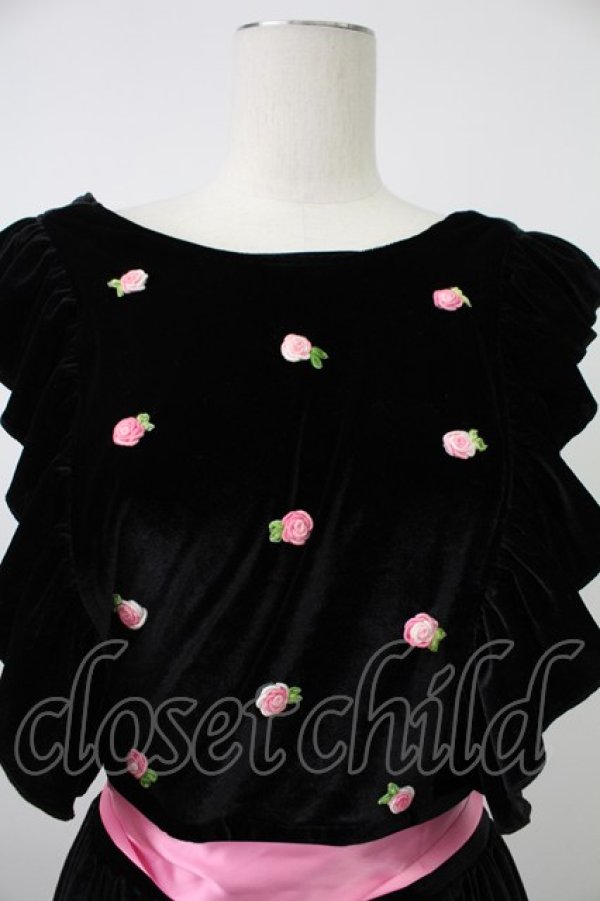 画像5: Nile Perch / ミニローズ柄ベルベットジャンパースカート  黒ｘピンク T-26-02-18-016-LO-OP-SA-ZT (5)