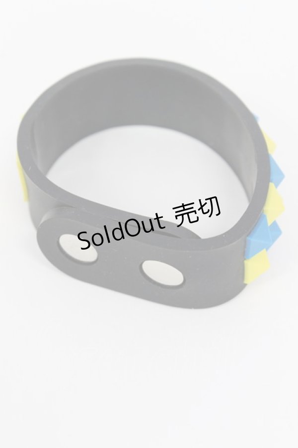 画像2: LISTEN FLAVOR / 2連スタッズラバーブレス  黒Ｘ黄色Ｘ青 T-26-02-19-020-PU-AC-SA-ZT (2)