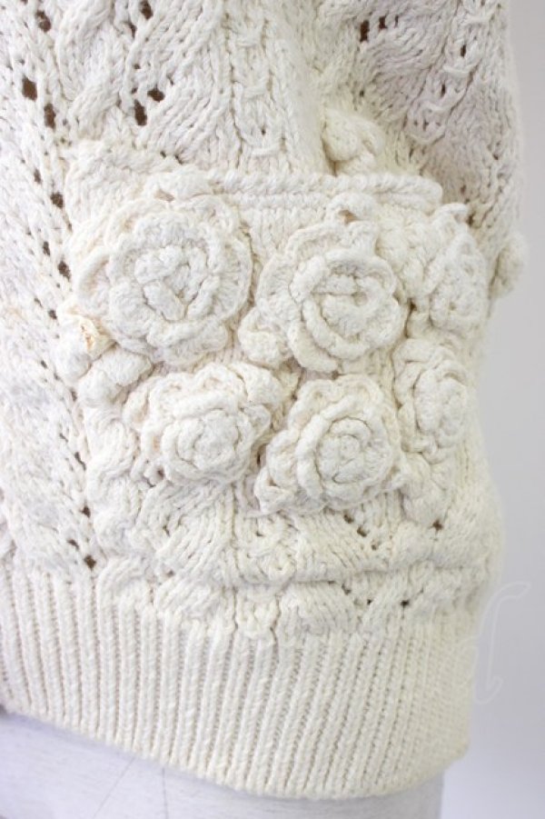 画像3: PINK HOUSE / お花モチーフ使いニットベスト  ベージュ T-26-02-20-006-LO-TO-OW-ZT (3)