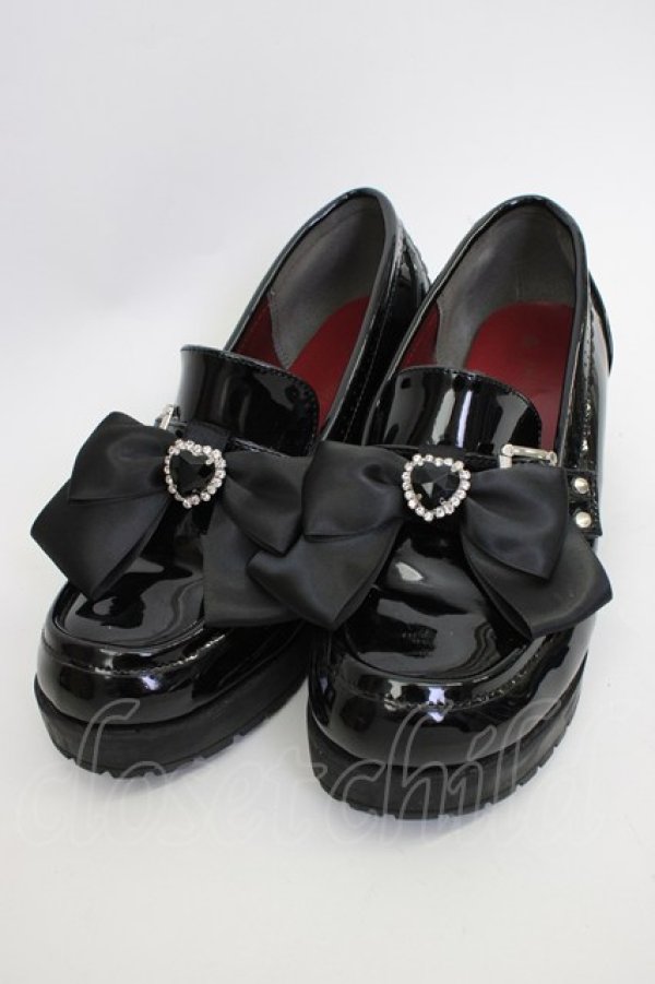 画像1: Amavel / ハートビジュー付きローファーパンプス L ブラック T-26-02-23-022-CA-SH-SA-ZT (1)