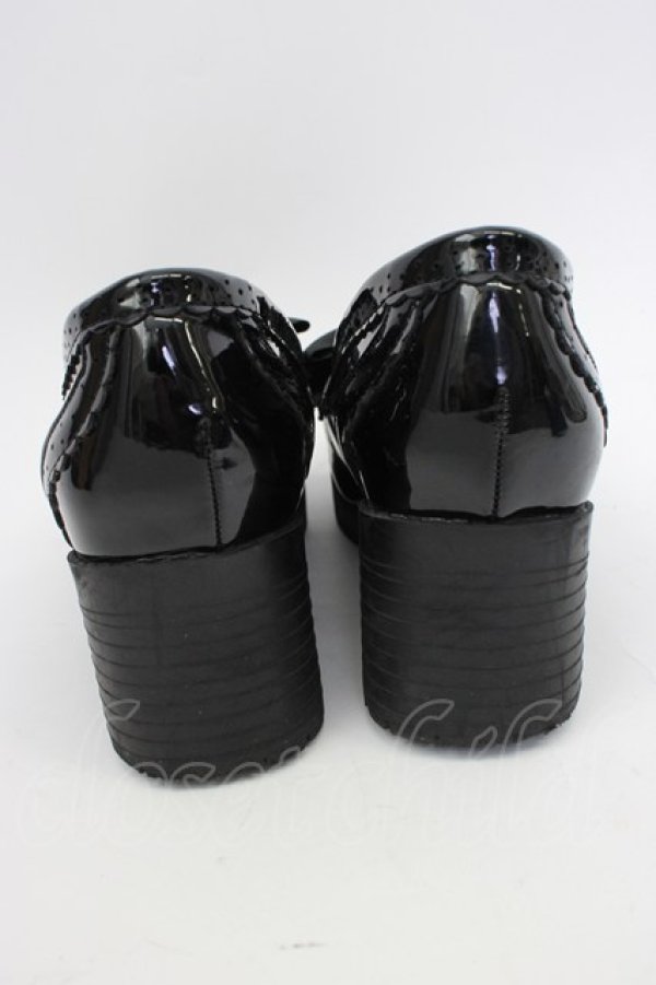 画像2: Amavel / ハートビジュー付きローファーパンプス L ブラック T-26-02-23-022-CA-SH-SA-ZT (2)