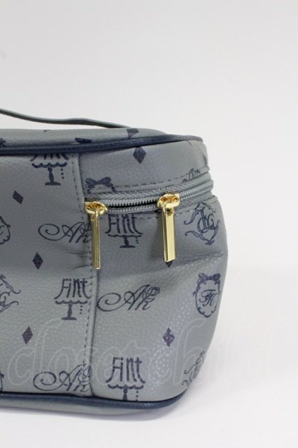 画像4: Fi.n.t / バニティバッグ  グレー T-26-02-25-018-CA-ZA-OW-ZT (4)