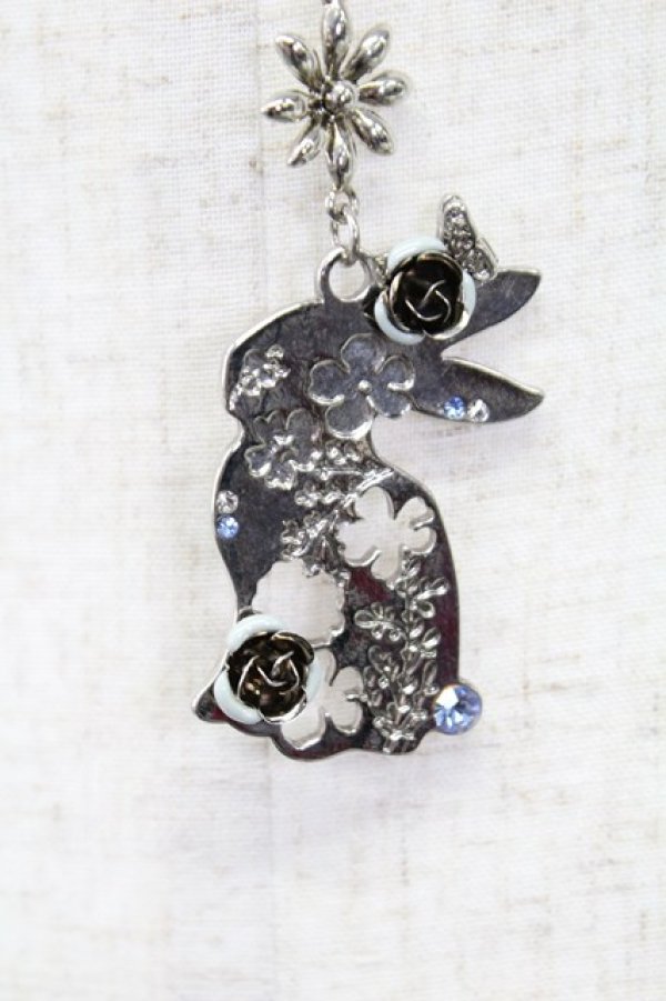 画像3: axes femme / お花透かしウサギネックレス  シルバー T-26-02-26-024-AX-AC-SA-ZT (3)