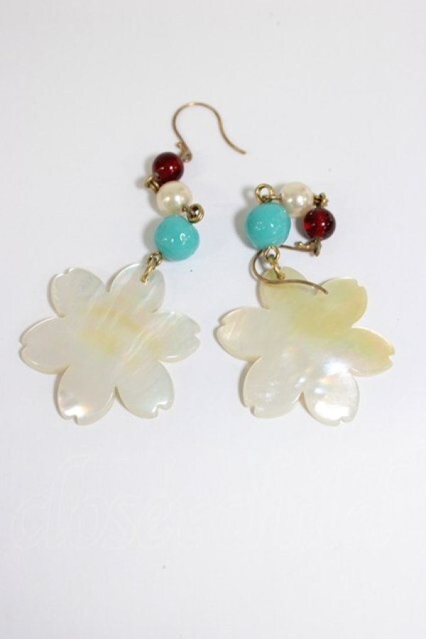 画像4: WONDERFUL WORLD / 桜ビーズピアス  白Ｘ青Ｘブラウン T-26-02-28-004-LO-AC-SA-ZT (4)