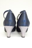 画像2: axes femme / お花コサージュ付パーティーパンプス M ネイビー T-26-03-01-022-AX-SH-SA-ZT (2)