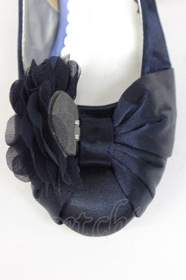 画像6: axes femme / お花コサージュ付パーティーパンプス M ネイビー T-26-03-01-022-AX-SH-SA-ZT (6)