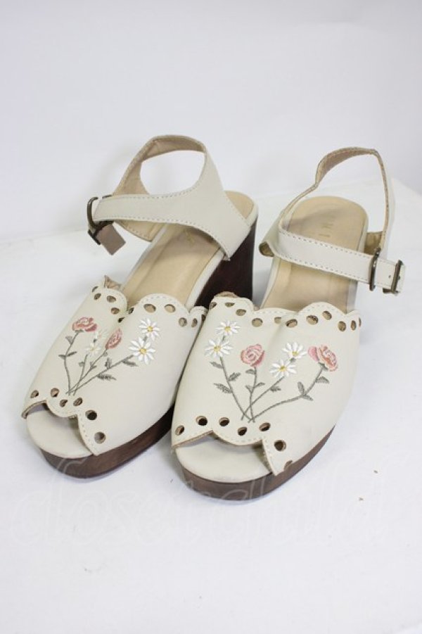 画像1: F i.n.t / フラワー刺繍ウッドライクソールサンダル M アイボリー T-26-03-01-009-CA-SH-SA-ZT (1)