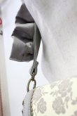 画像7: axes femme / フラワーシルエットフリルショルダーバッグ  グレー T-26-03-02-016-AX-BG-SA-ZT (7)