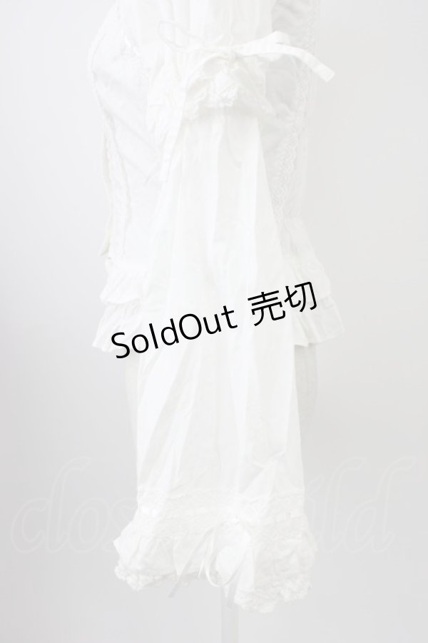 画像3: BABY,THE STARS SHINE BRIGHT / 姫袖後ろシャーリングブラウス  白 T-26-03-08-008-BA-BL-SA-ZT (3)
