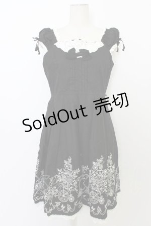 画像: BABY,THE STARS SHINE BRIGHT / 花車刺しゅうヨークジャンパースカート  黒 T-26-03-11-026-BA-OP-SA-ZT