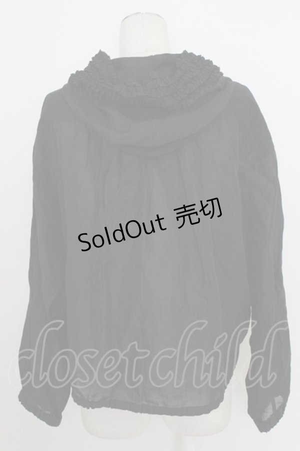 画像2: INGEBORG / ピコフリルフーディブラウス  ブラック T-26-03-11-035-LO-BL-SA-ZT (2)