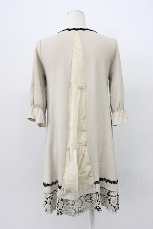 画像2: axes femme / フロント編み上げ半袖ワンピース  ベージュX黒 T-26-03-13-023-AX-OP-SA-ZT (2)