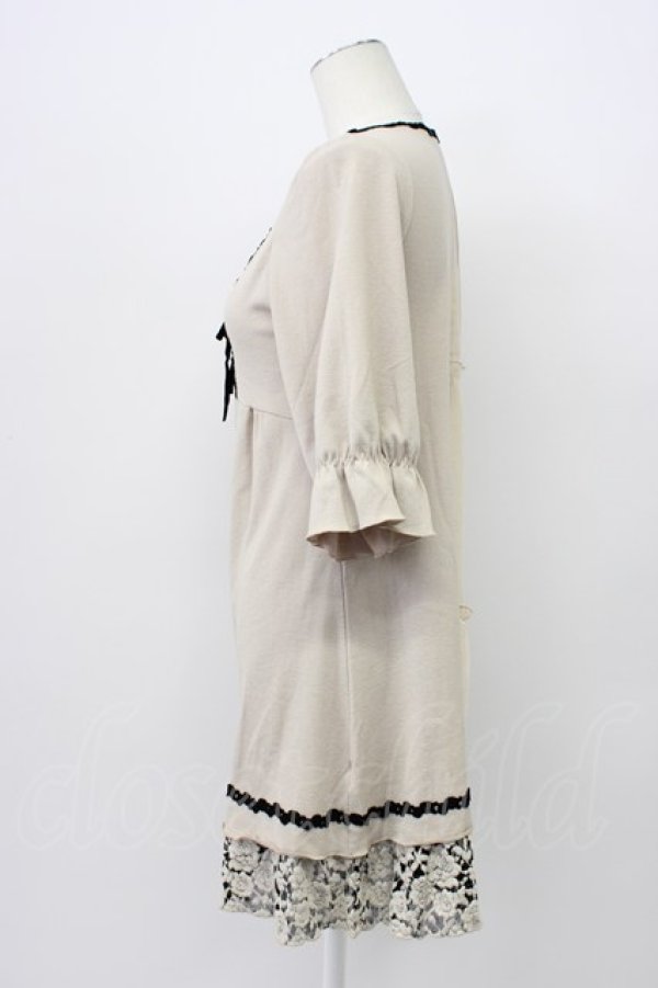 画像3: axes femme / フロント編み上げ半袖ワンピース  ベージュX黒 T-26-03-13-023-AX-OP-SA-ZT (3)