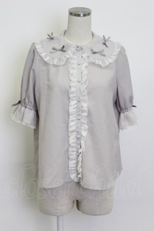 画像: axes femme kawaii / プチリボン半袖ブラウス  グレー T-26-03-13-003-AX-BL-SA-ZT