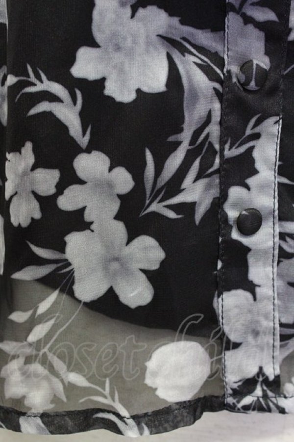 画像4: evelyn / フラワーハイネックリボンタイ半袖ブラウス  黒Ｘグレー T-26-03-15-014-LO-BL-SA-ZT (4)