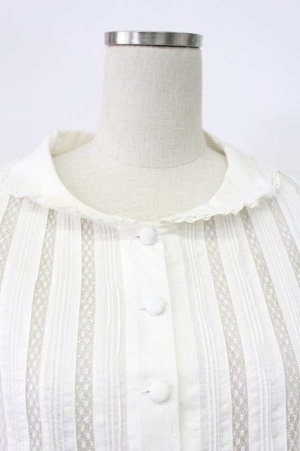 画像4: KANEKO ISAO / レース切り替えピンタックブラウス  シロ T-26-03-16-002-EL-BL-OW-ZT (4)