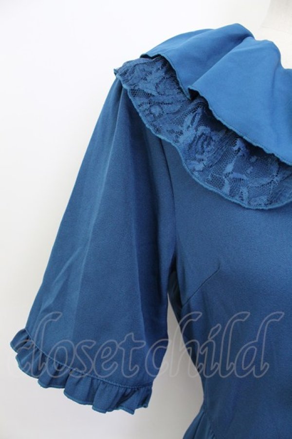 画像3: axes femme / ジャボブローチ付ワンピース  ブルー T-26-03-17-033-AX-OP-SA-ZT (3)