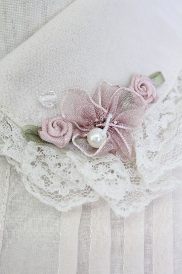 画像3: axes femme POETIQUE / フラワーモチーフ襟半袖ブラウス  アイボリー T-26-03-17-006-AX-BL-SA-ZT (3)