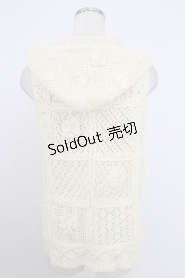 画像2: PINK HOUSE / カメリアモチーフパッチワークニットフードベスト  アイボリー T-26-03-21-005-LO-TO-SA-ZT (2)