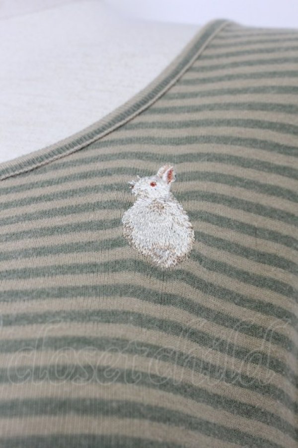 画像4: PINK HOUSE / うさぎ刺繍ボーダーノースリーブワンピース  ベージュ×グリーン T-26-03-23-016-LO-OP-SA-ZT (4)