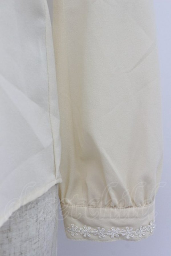 画像3: axes femme / レース襟刺繍ブラウス M キナリ T-26-03-24-007-AX-BL-SA-ZT (3)