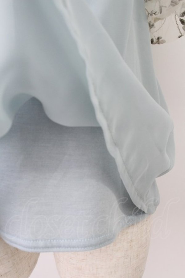 画像4: axes femme / お花刺繍チュール袖プルオーバー  サックス T-26-03-24-018-AX-TO-SA-ZT (4)