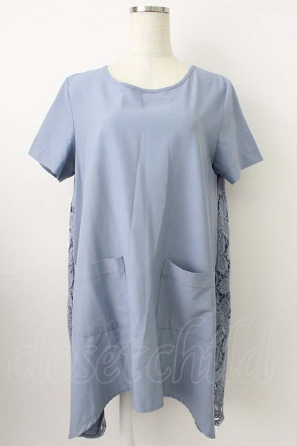 画像1: axes femme / 後ろレース切り替え半袖チュニック  ブルー T-26-03-24-022-AX-TO-SA-ZT (1)