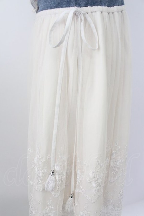 画像3: axes femme / 裾チュール刺繍ワンピース  ネイビーＸアイボリー T-26-03-25-034-AX-OP-SA-ZT (3)