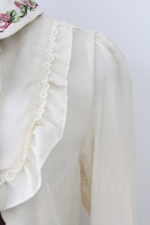 画像3: axes femme / お花刺繍フリルブラウス  アイボリーＸブラウン T-26-03-25-008-AX-BL-SA-ZT (3)