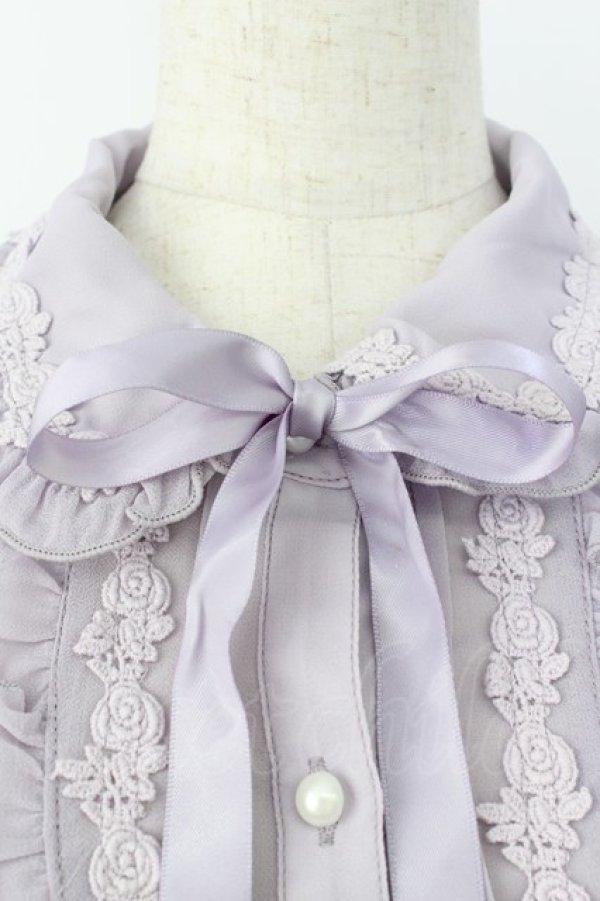 画像4: axes femme / シアーフリル丸襟ブラウス  ラベンダー T-26-03-25-021-AX-BL-SA-ZT (4)