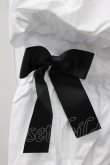 画像4: AND ROMEO / パールブローチリボンブラウス  白Ｘ黒 T-26-03-30-022-LO-BL-SA-ZT (4)