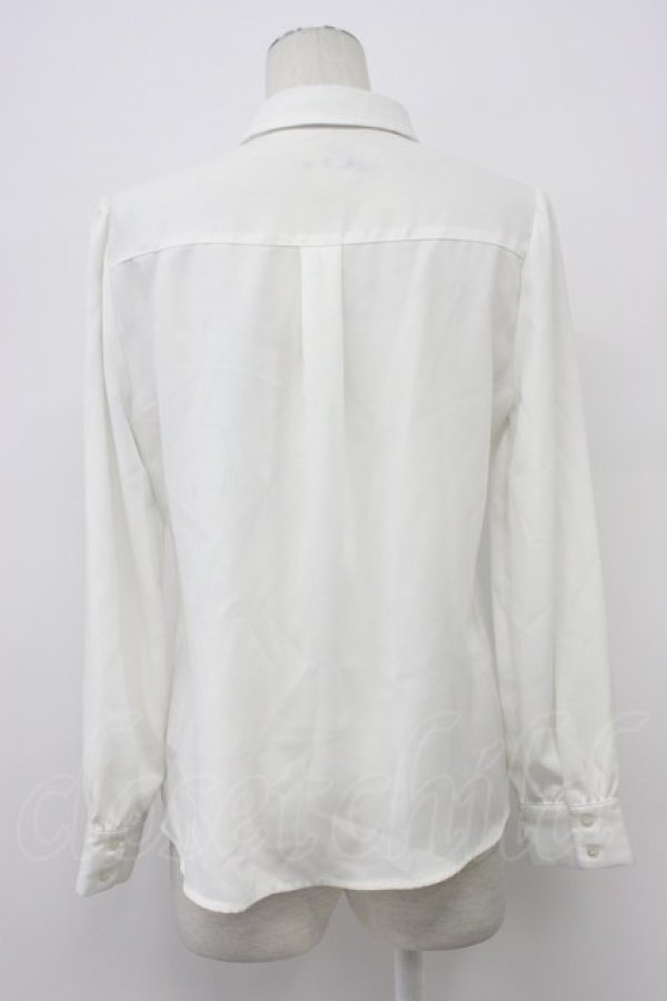 画像2: an another angelus / 多重リボンタイ付きピンタックブラウス  白Ｘ黒 T-26-03-30-017-CA-BL-SA-ZT (2)