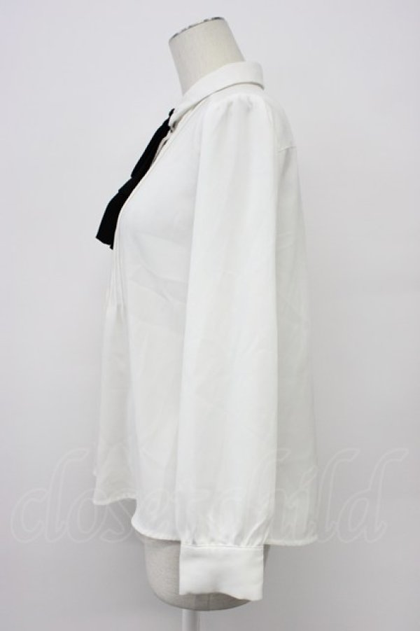 画像3: an another angelus / 多重リボンタイ付きピンタックブラウス  白Ｘ黒 T-26-03-30-017-CA-BL-SA-ZT (3)