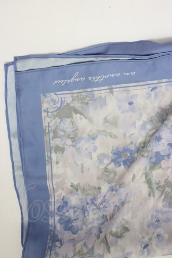 画像2: an another angelus / 水彩フラワー柄スカーフ  サックス T-26-03-31-044-CA-ZA-SA-ZT (2)