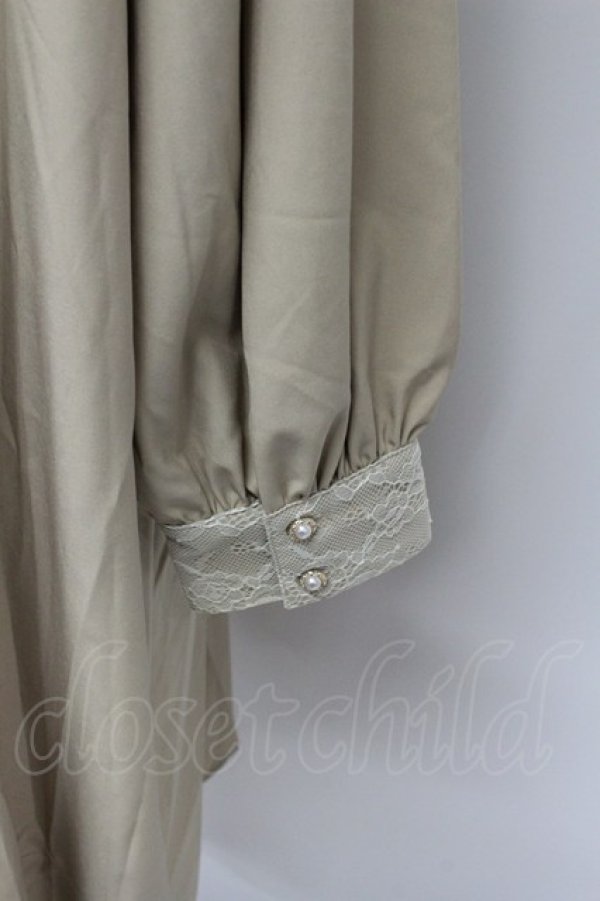 画像3: axes femme / フィッシュテールシャツワンピース  ベージュＸ白 T-26-03-31-010-AX-OP-SA-ZT (3)