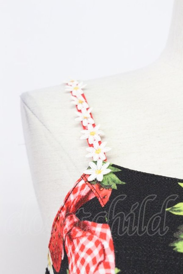 画像4: Emily Temple cute / Contrast ストロベリーノースリーブワンピース  黒Ｘ赤 T-26-04-03-024-ET-OP-SA-ZT (4)