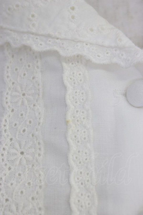 画像4: Fi.n.t / コットンレース使いストライプブラウス  グレーＸ白 T-26-04-04-006-CA-BL-SA-ZT (4)