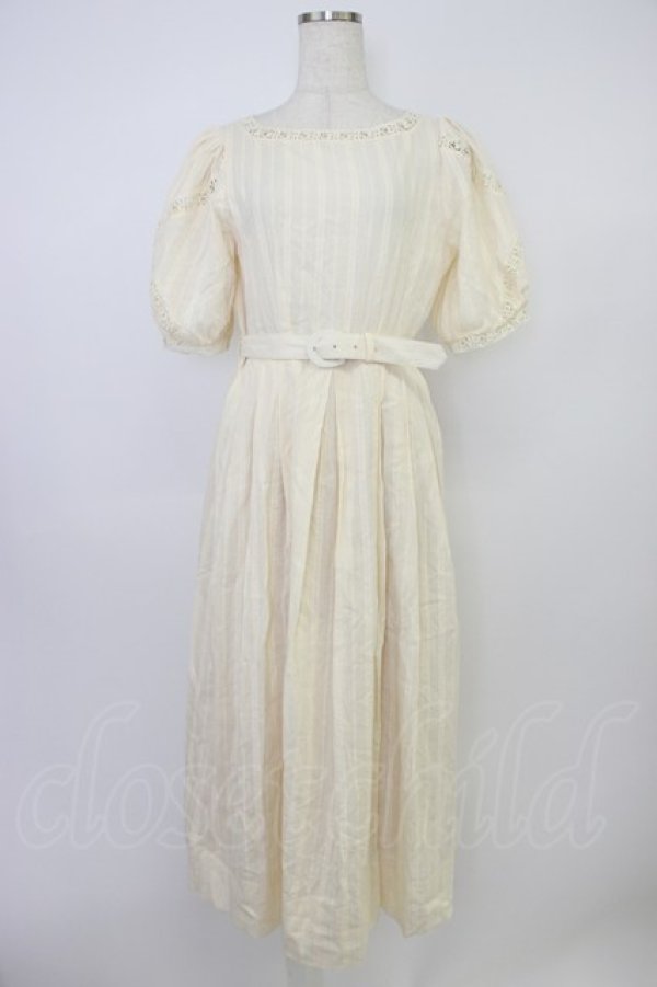 画像1: an another angelus / レース使いコットンドビーパフスリーブワンピース【洗える】  生成り T-26-04-04-009-CA-OP-SA-ZT (1)