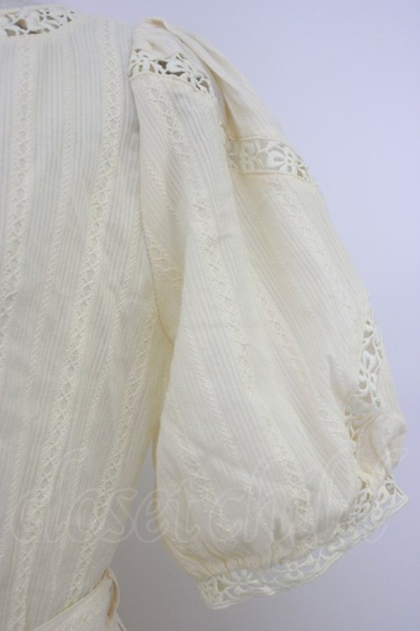 画像3: an another angelus / レース使いコットンドビーパフスリーブワンピース【洗える】  生成り T-26-04-04-009-CA-OP-SA-ZT (3)