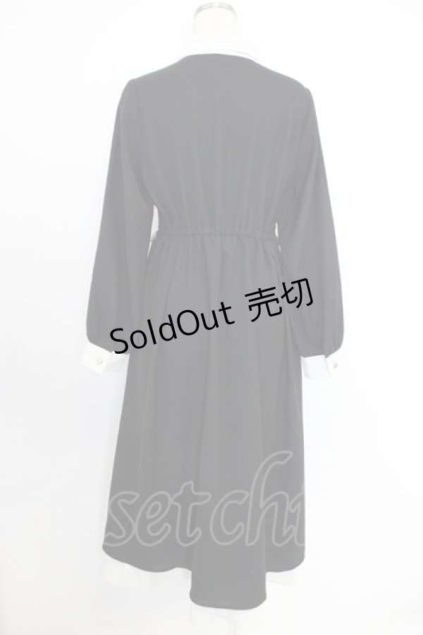 画像2: axes femme / 襟デザイン連釦バイカラーワンピース  黒Ｘ白 T-26-04-04-013-AX-OP-SA-ZT (2)